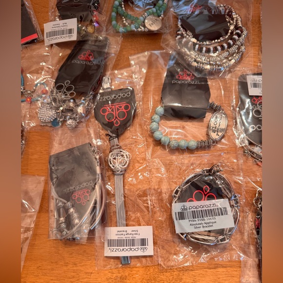 🆕 Paparazzi Bracelets - Lot Of 21 - Picture 3 of 10